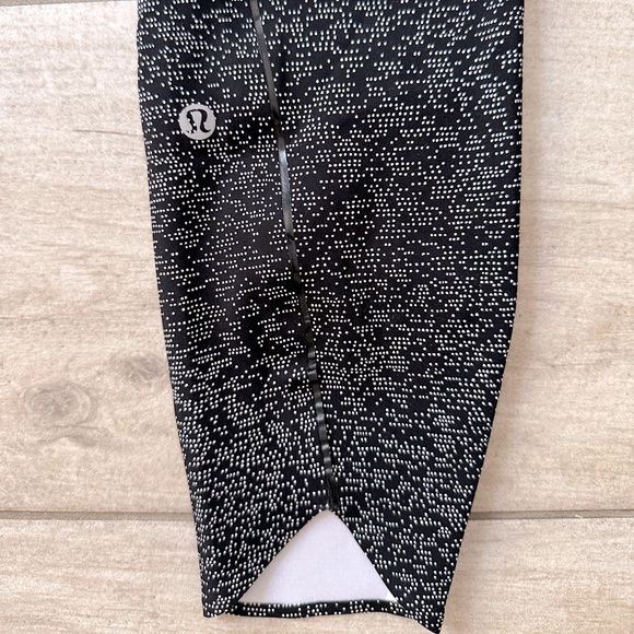 *SOLD*Lululemon Quick Pace 7/8 Cropped Soundwave Alpine Tights Size 6 - Picture 12 of 15